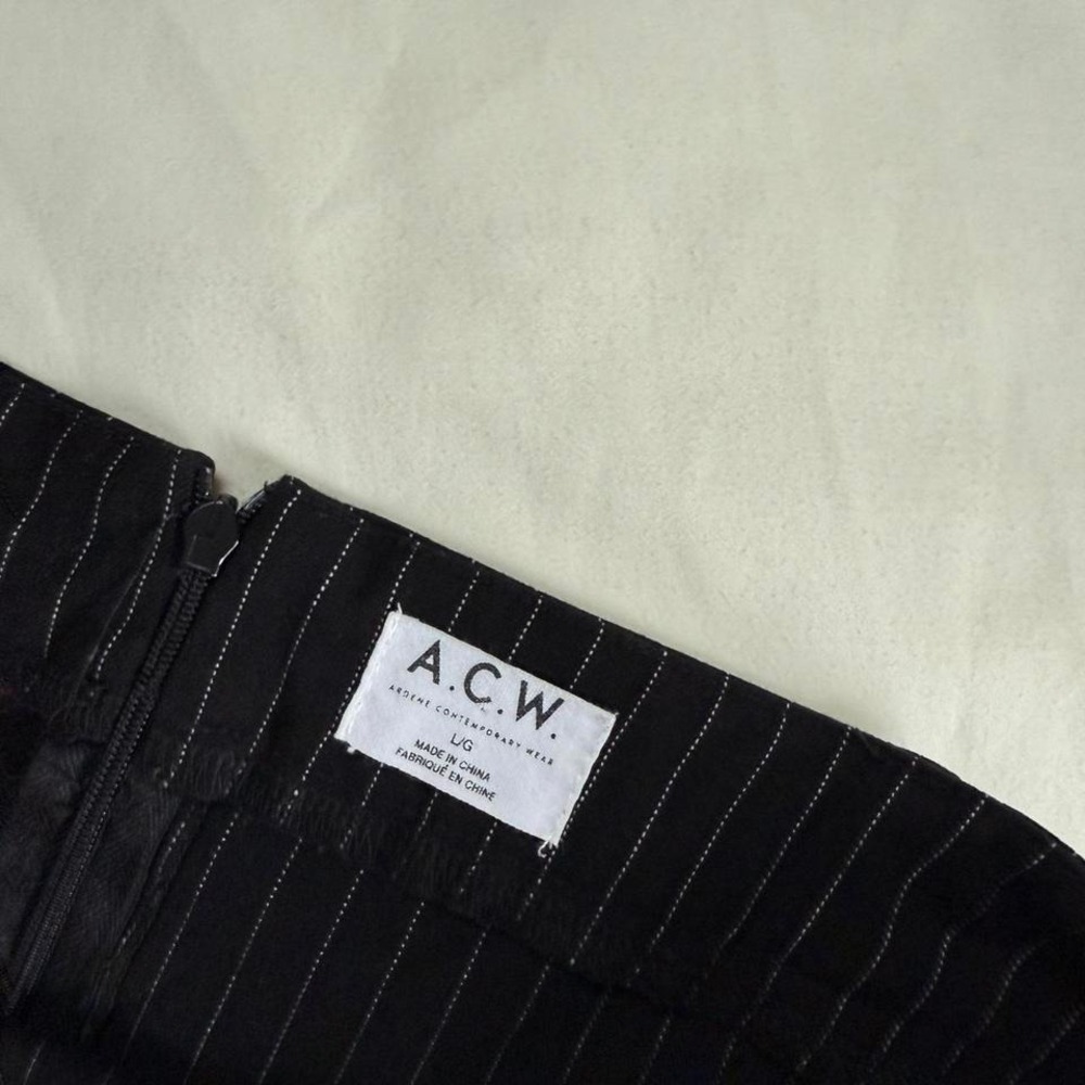 Y2K acw black pinstripe mini skirt size large - Picture 5 of 5